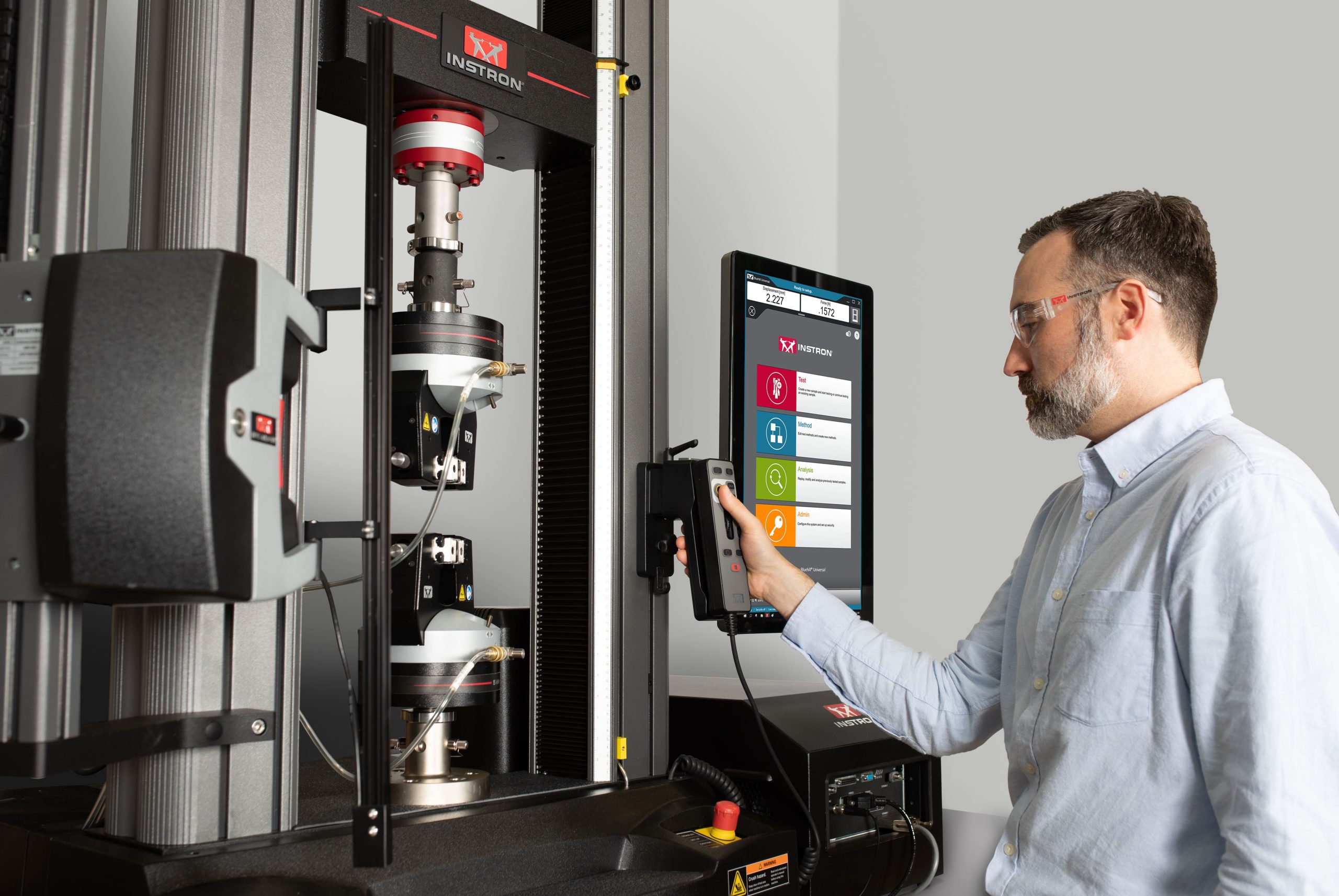 Máquinas de Ensaios Universais de Materiais da Instron Portugal