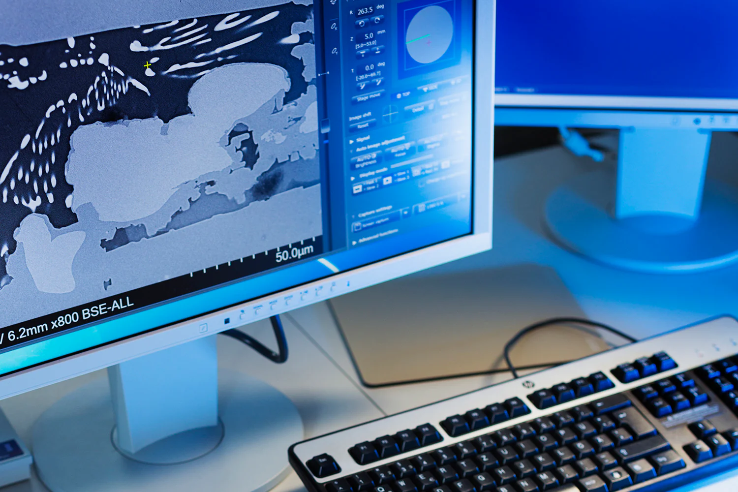 Microscópios Eletrónicos Hitachi